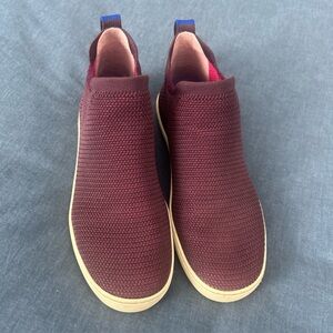 Burgundy Slip-On Sneakers Rothy’s size 9